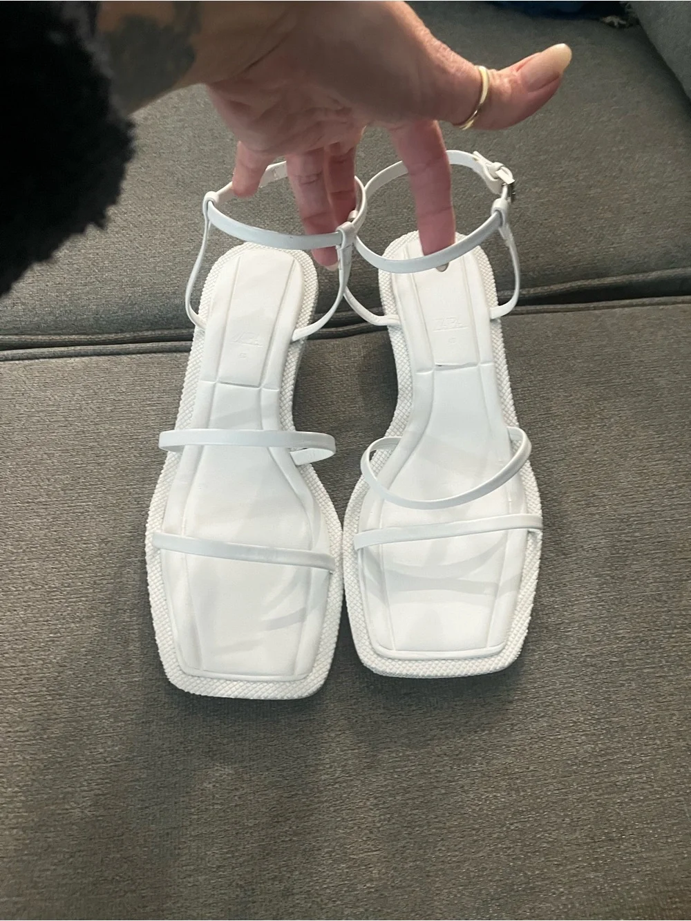 ZARA NWOT Leather White Kitten Heel Strappy Ankle‑Buckle Sandals for Women - Picture 11 of 11